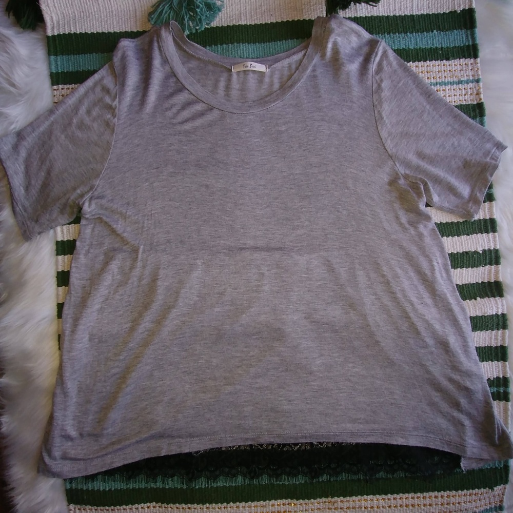 3/$12 🔴 Bien Gray Shirt - Picture 3 of 5